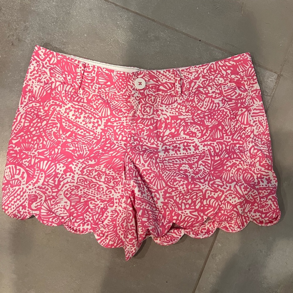 Lilly Pulitzer Pink and White Scallop Hem Shorts